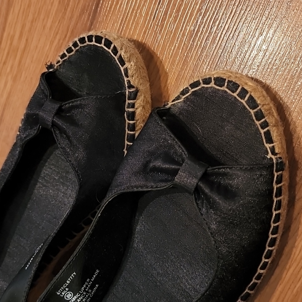 Bay Studio Black Wedge